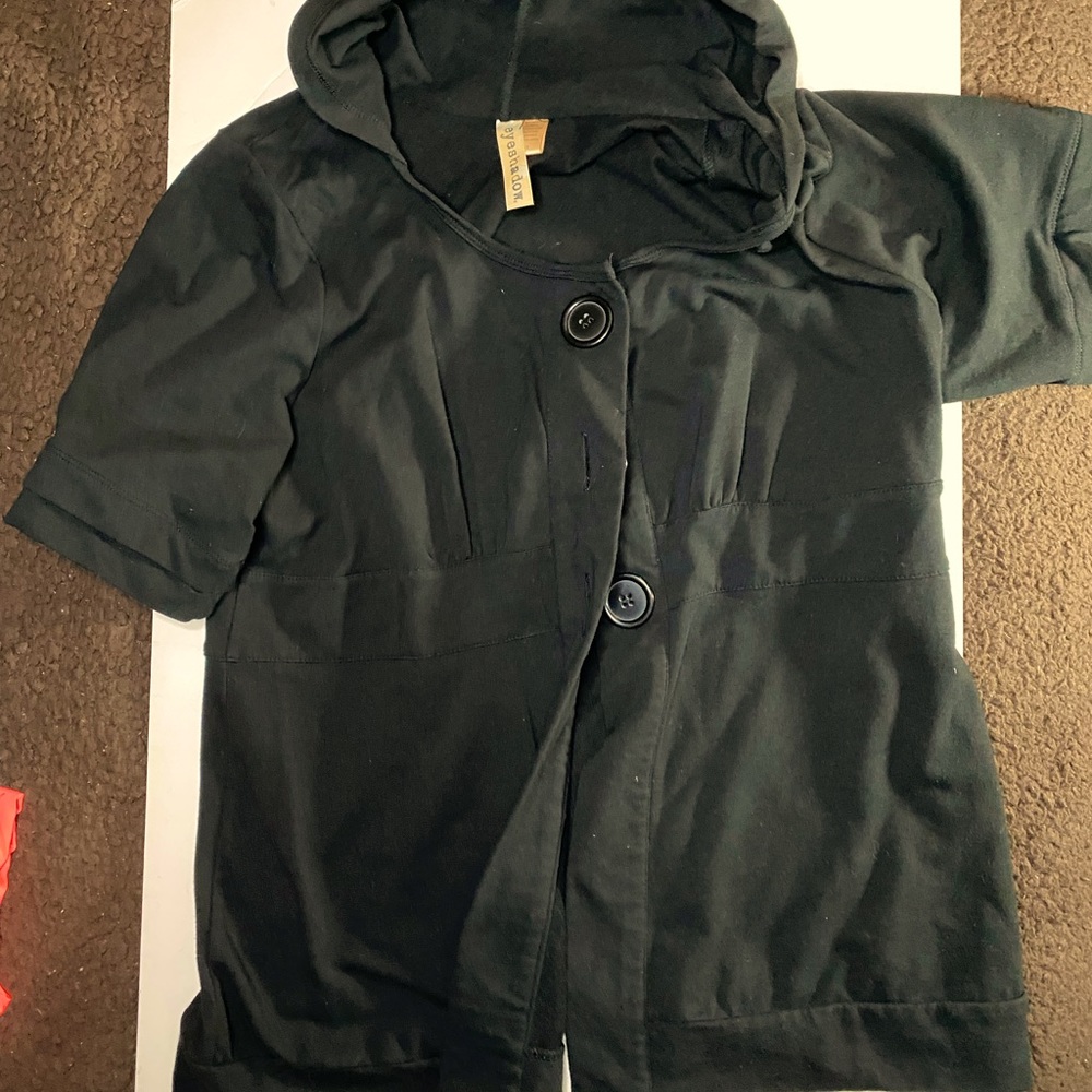 [Eyeshadow] short sleeve jacket